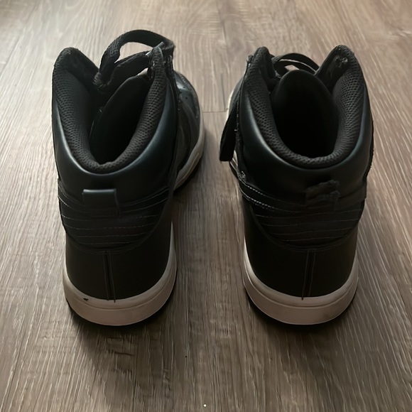 Nike Dunk High Tennis Shoes - Picture 3 of 5